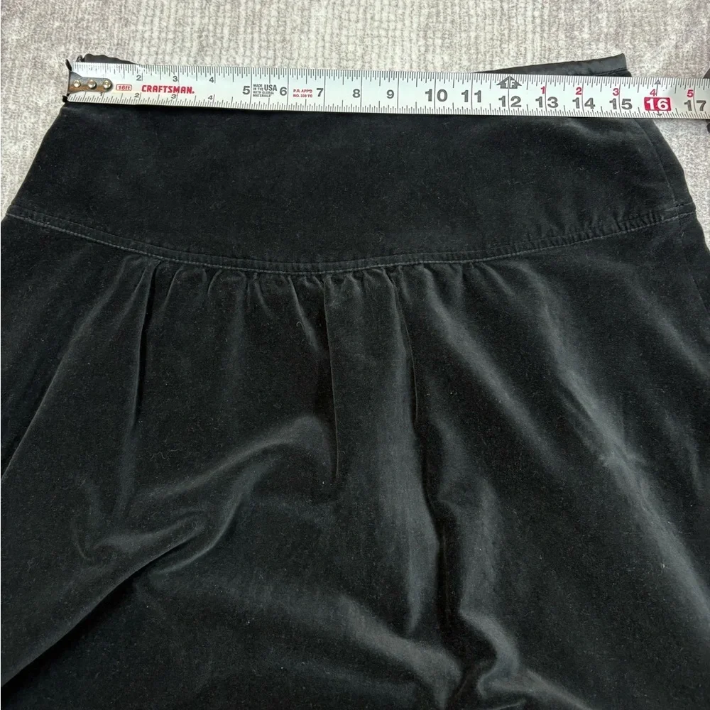 BCBGMaxAzria Black Velvety Midi Skirt Womens Sz 4 A Line Cocktail Party Romantic